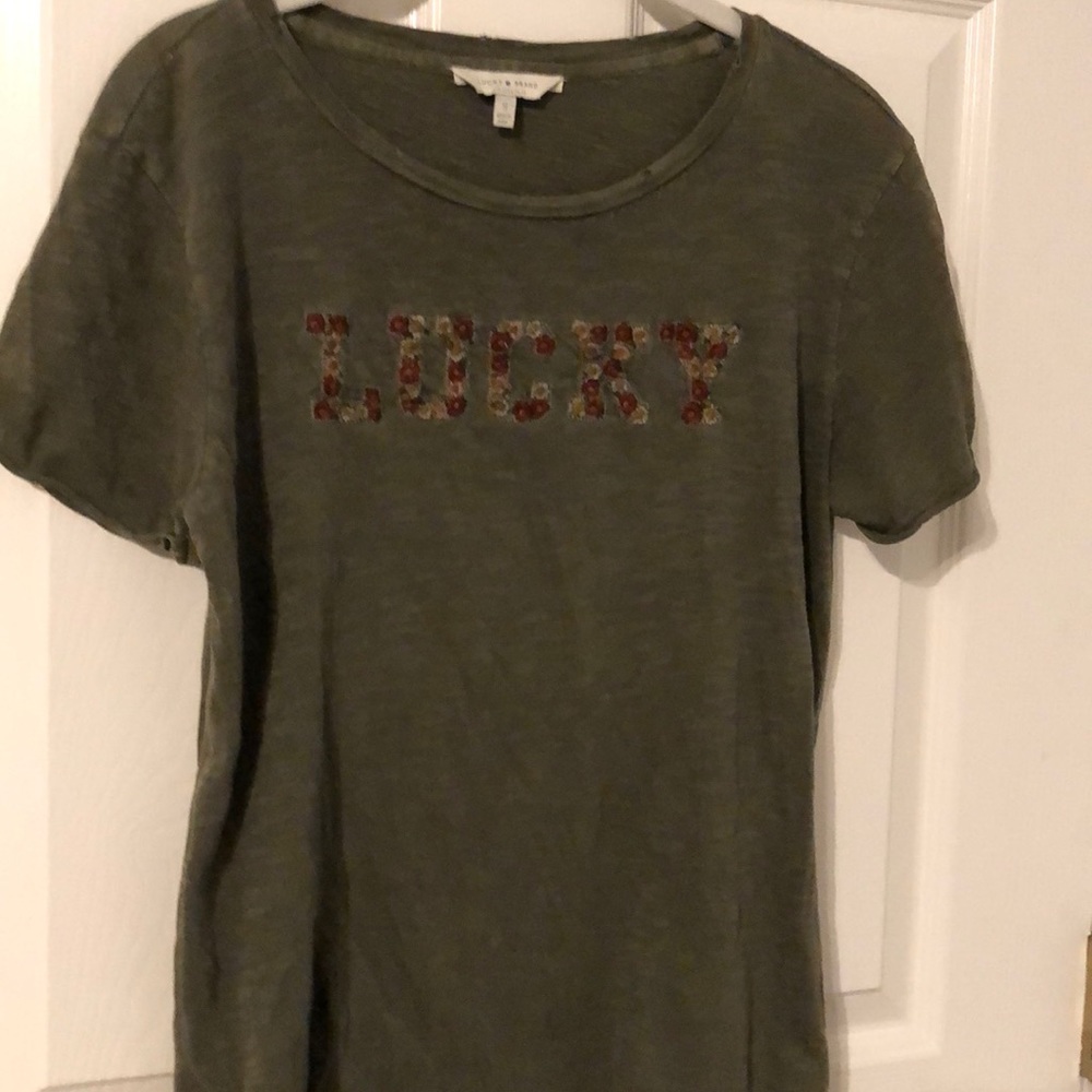 Lucky Brand logo floral embroidered tee EUC